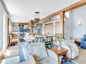 North Fork Waterfront Beach House