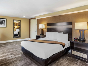 Best Western Plus Newark Airport West