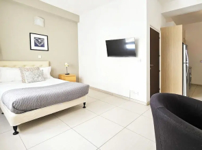 Phaedrus Living Ledras Residences 104