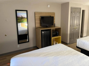 Отель Days Inn by Wyndham Reno 