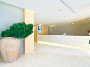 Ji Hotel Shanghai Oriental Pearl Tower