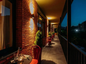 Urban Apartments 116