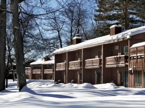 Lake Forest Resort & Club
