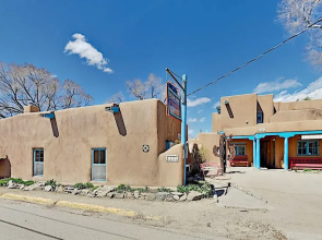 Downtown! Red Hawk By Inger Jirby - Steps To Plaza 1 Bedroom Duplex