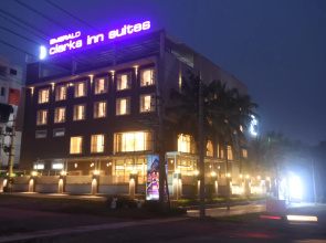 Emerald Clarks Inn Suites