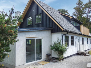Nice Home in Borrby With 3 Bedrooms and Wifi