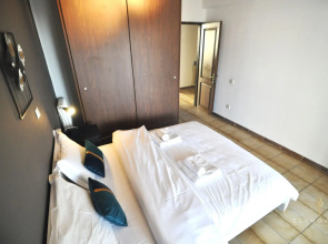 Zennova 80 Kastra Apartment