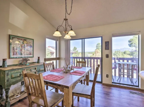 Cozy Pagosa Condo: Stunning Mountain & Lake Views!