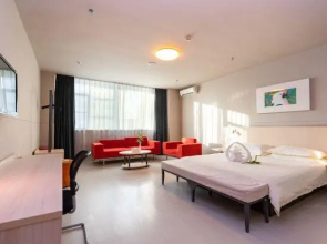 Zhongshan Jingjiang zhi xing hotel