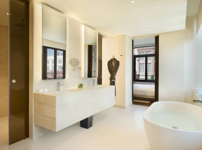 La Ville Hotel & Suites CITY WALK, Dubai, Autograph Collection