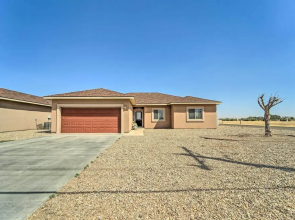 Charming Portales Retreat Across From Enmu!