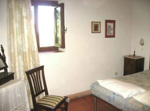 Farmhouse in Castelfranco Piandisco With Garden