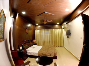 Sharada International Hotel