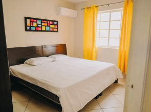Elegant 1-bedroom Apartment 3 km From Eagle Beach