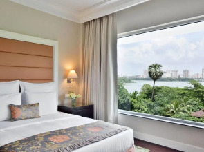 Lakeside Chalet, Mumbai - Marriott Executive Apartments