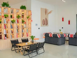 Zixing City Dongjiang Lake Xiuliu youth homestay