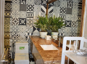 Saigon By Night Luxury Hotel