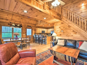 'long Pine Ridge' Cabin w/ Luxury Amenities!