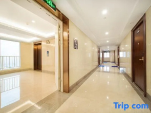 Shangyuan Boutique Stay Movie Apartment (Zhongjiacun Subway Station Guiyuan Temple)