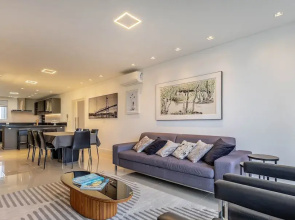 3-bedroom Apartment 170m From the Beach Gua1902