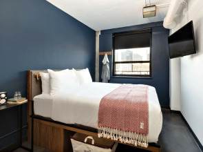 Отель The Revolution