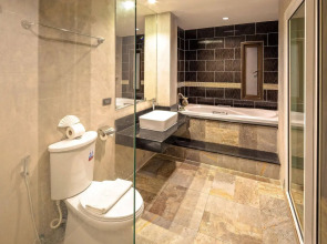 Tanawan Phuket Hotel