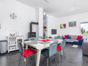 Amazing Home in Valbandon With Jacuzzi, Wifi and 3 Bedrooms