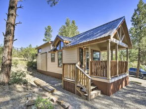 Roomy Pagosa Springs Tiny Cabin: 1 Mi to Downtown