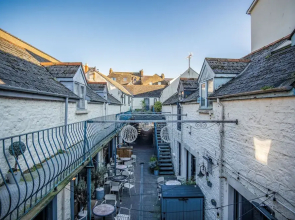 Cosy At The Mews - 2 Bedroom Apartment - Tenby