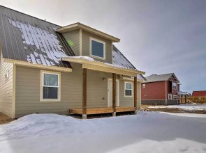30 Mi to Crested Butte: Dog-friendly Home By River