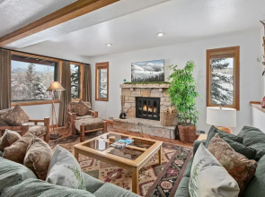 Queen Esther Drive Home at Deer Valley Resort - 4 Bedroom Home with Hot Tub #2436 4 Condo