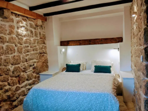 Romantic Rooftop View Hideaway- Old Town Nr 404