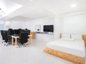 Gyeongju Jullietapoolvilla&kidspension