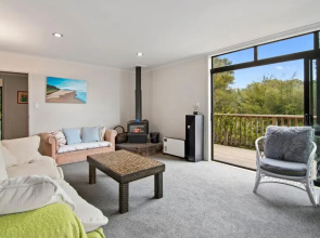Hillside Hideaway - Kaiteriteri Holiday Home