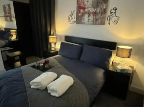 1 Bed-sleeps 4-town Centre-10 min to Ascot- Pets