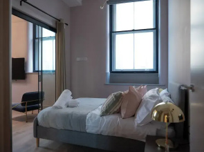 Luxury Stunning 2bed Apt City Centre
