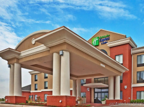 Holiday Inn Express & Suites Perry by IHG