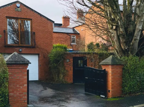Isolated Self'contained Studio in leafy Belfast