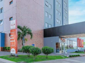 Hus Hotel Dourados