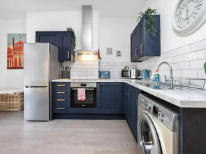 Queens Mile 1 With Free Parking By My Getaways