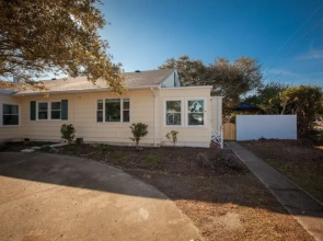 81st Summer A 2 Bedroom Duplex