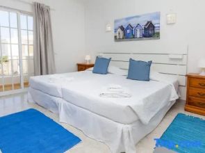 Q 03 - Bedroom 3 in Casa do Topo Guesthouse