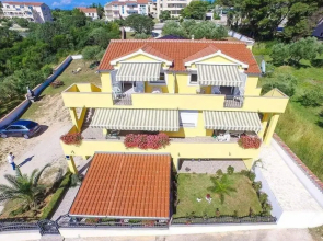 Relax House