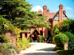 Careys Manor & Senspa