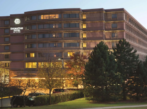 DoubleTree Suites by Hilton Htl & Conf Cntr Downers Grove