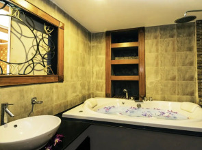 Renoir boutique hotel