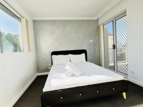 Modern Apartment in Chevron Island