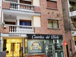 Cosy Local Artist's Flat, Central Location, Fully Equipped