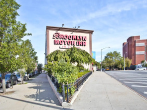 Brooklyn Motor Inn