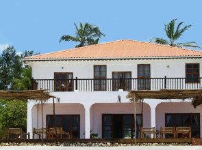 Moonshine Uroa Boutique Hotel